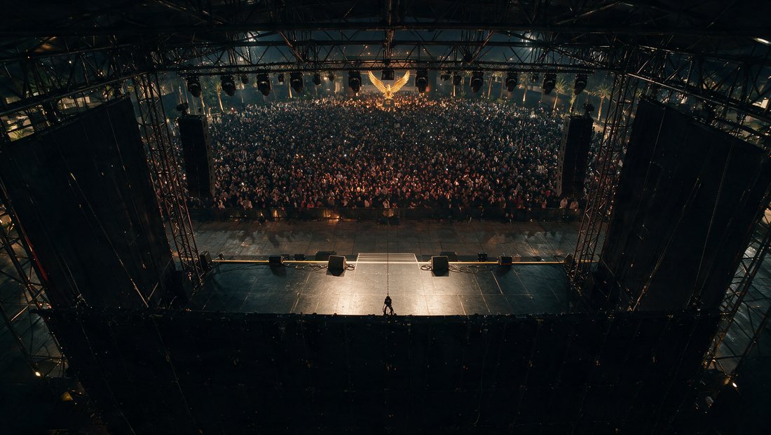 @Stage-Back